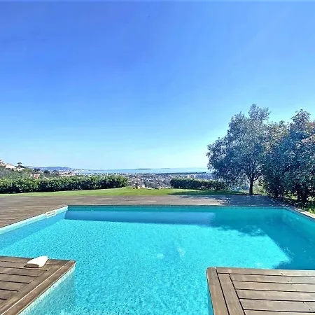Vila Elisa *